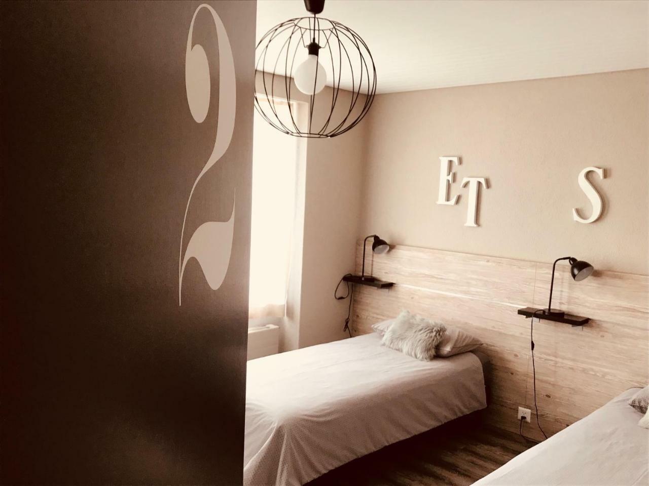 Hotel Café Tivoli à Châtel-Saint-Denis Extérieur photo
